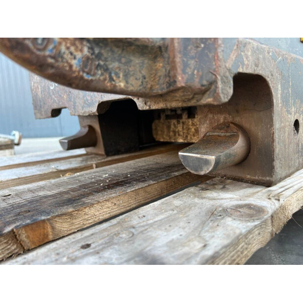 2018 OilQuick OQ65-44288212