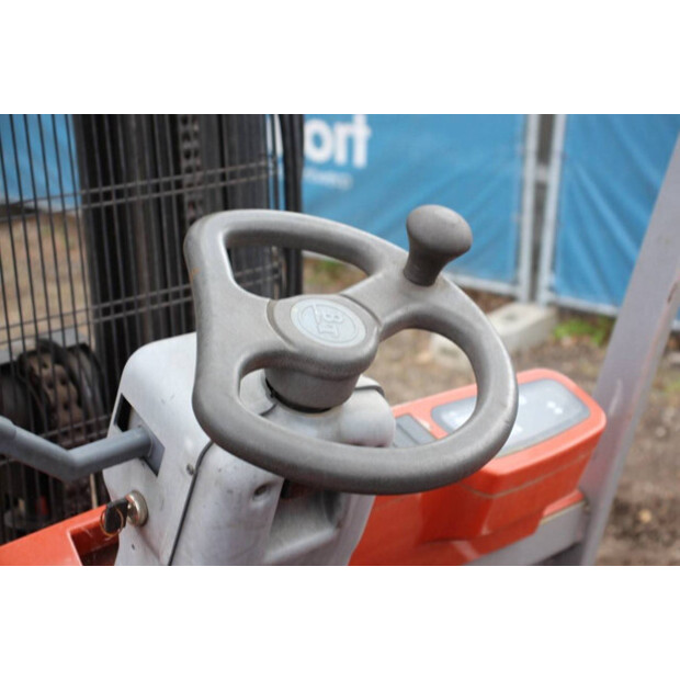 2003 BT CBE 2.5 AC-44288292