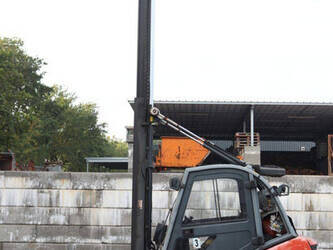 2016-linde-h30cng-02-1394343-44288593