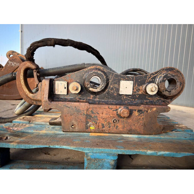 2017 OilQuick OQ70/55-44288641