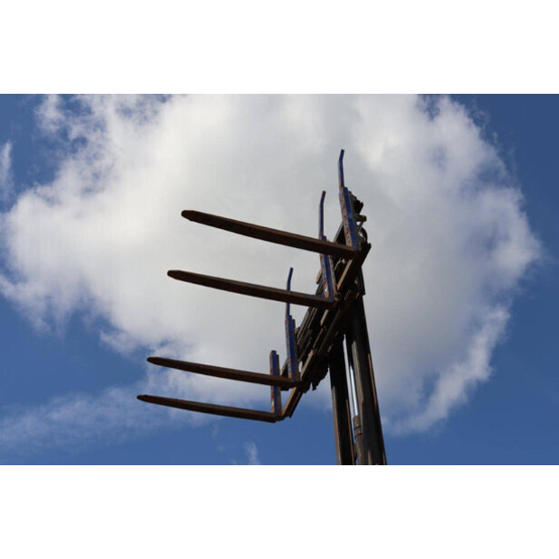 2017 ليندي E25L-01-44288680