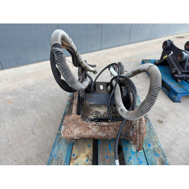 2015 OilQuick OQ70/55-44288682