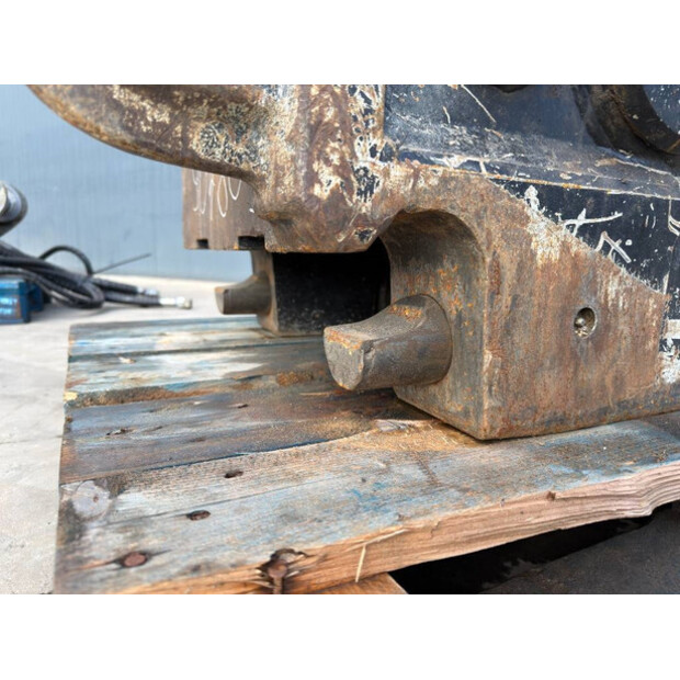 2020 OilQuick OQ80-44288710