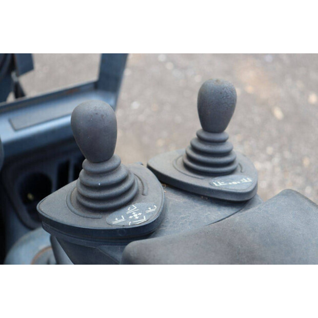 2005 ليندي E20P-02-44288808