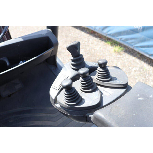 2011 Linde H30T-01-44289365