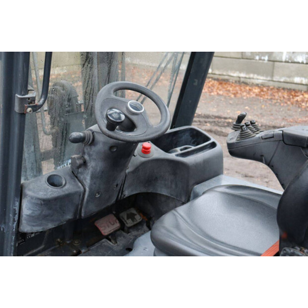 2017 ليندي E14-02-44289406