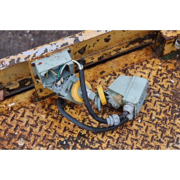 2000 GROVE SM4688 XT-44289485