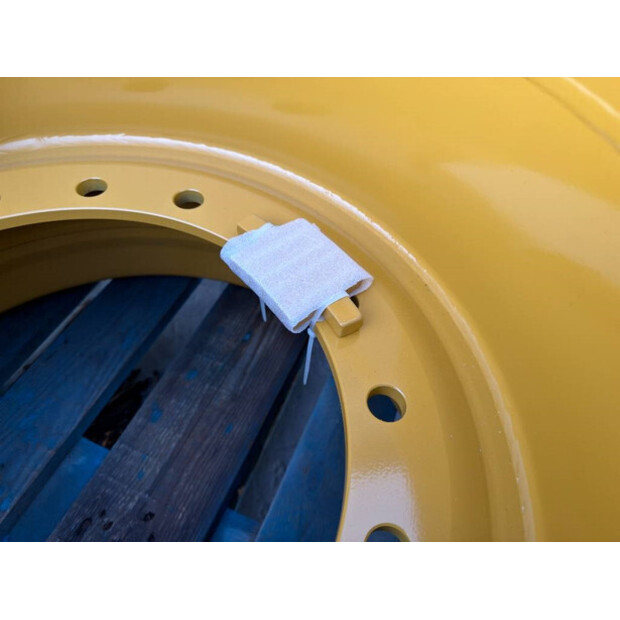 2025 Caterpillar 17.00-25/1.7-44289589