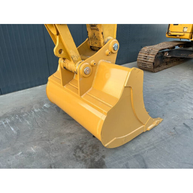 2016 Caterpillar 323F L-44290132