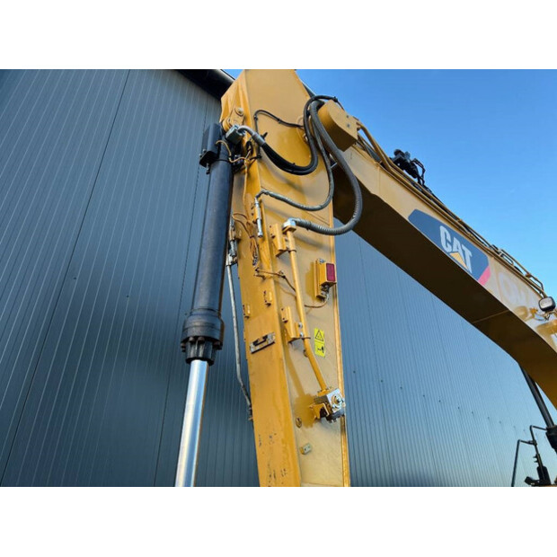 2016 Caterpillar 323F L-44290133