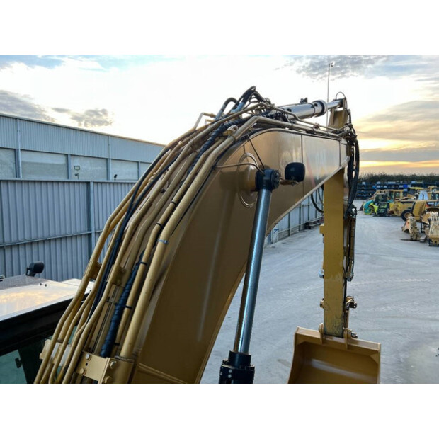 2016 Caterpillar 323F L-44290139