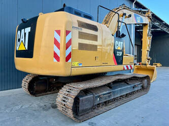 2016-caterpillar-323f-l-1394414-44290167