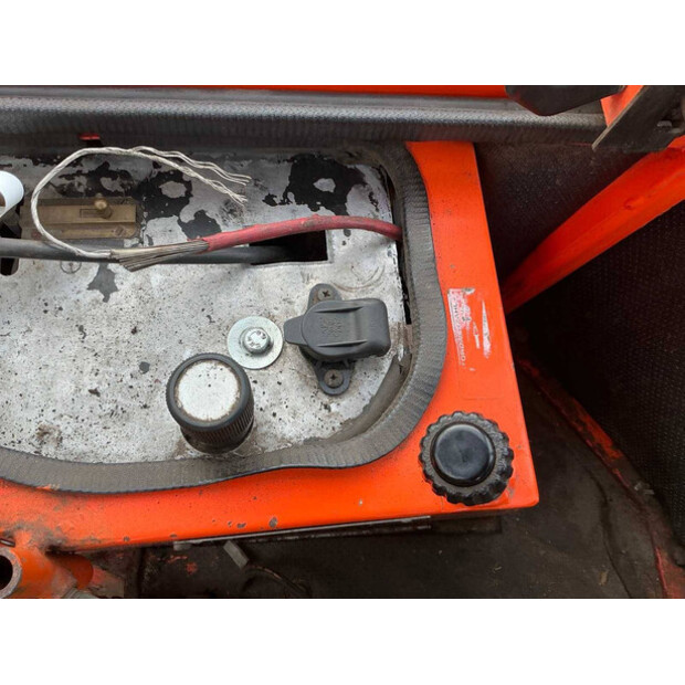 1997 هولدر C 242-44291329