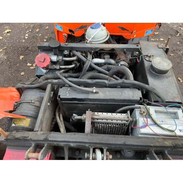 1997 هولدر C 242-44291335