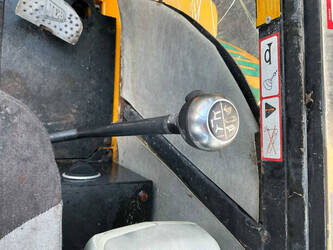 2005-jcb-803-44291572