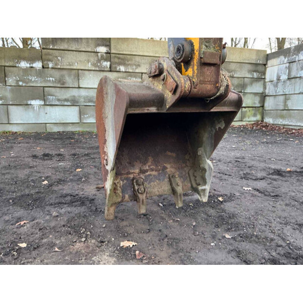 2005 JCB 803-44291573