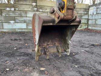 2005-jcb-803-44291573