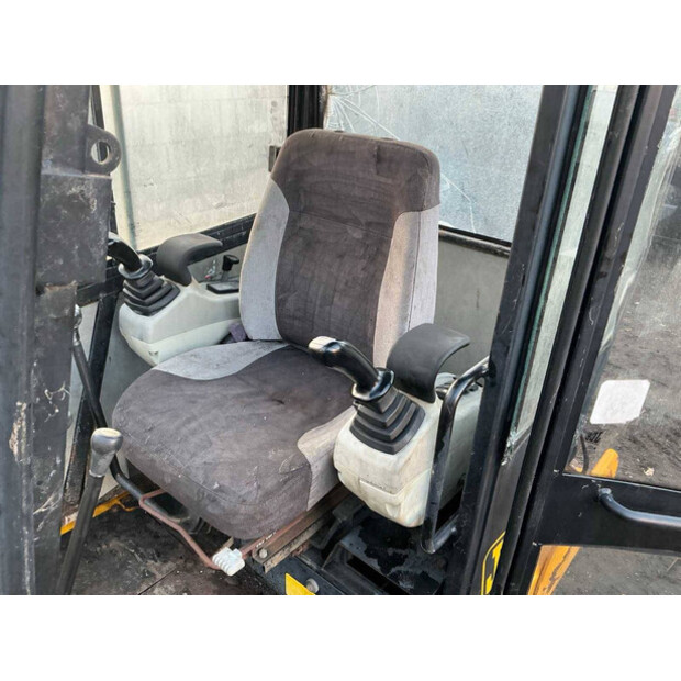 2005 JCB 803-44291578