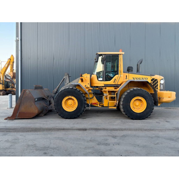 2011 فولفو L120F-44291818