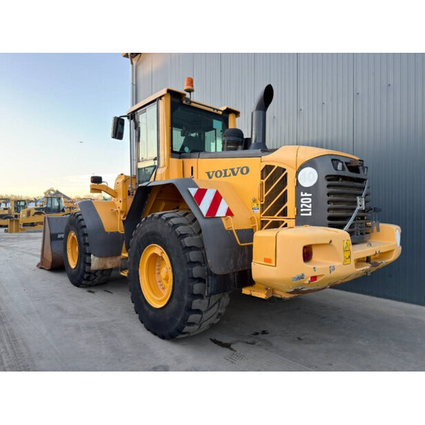 2011 فولفو L120F-44291819