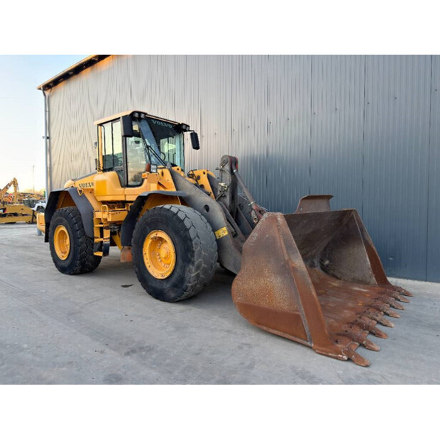 2011 فولفو L120F-44291825