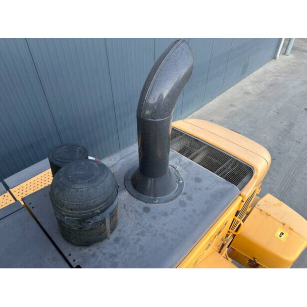 2011 فولفو L120F-44291834