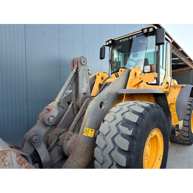 2011 فولفو L120F-44291844