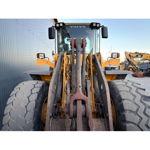 2011 فولفو L120F-44291847