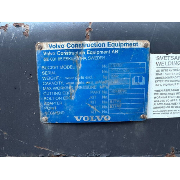 2011 فولفو L120F-44291853