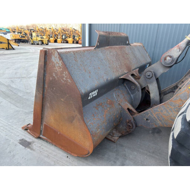 2011 فولفو L120F-44291857