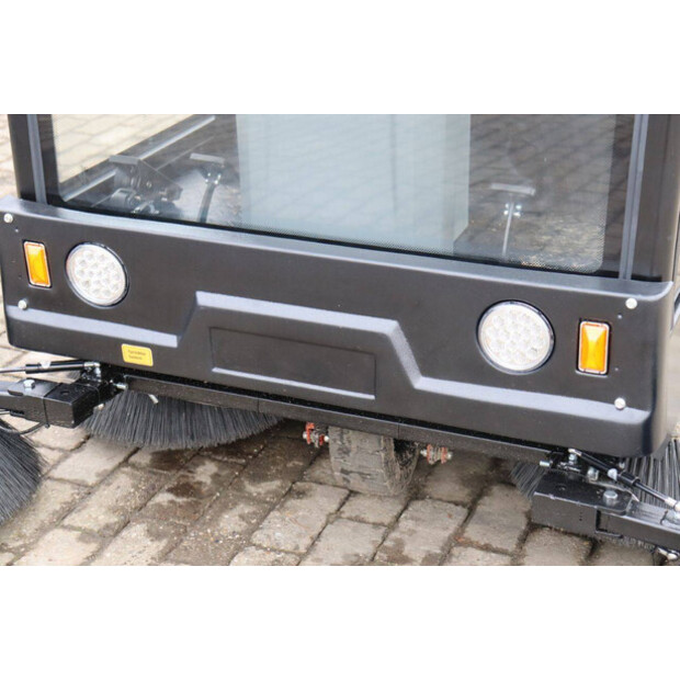 2025 Floor SJ1950-44292202