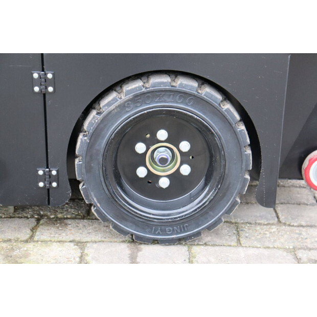 2025 Floor SJ1950-44292209