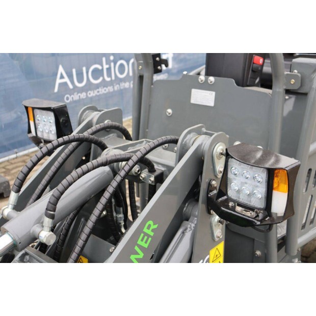 2025 WCM L1580e-44292274