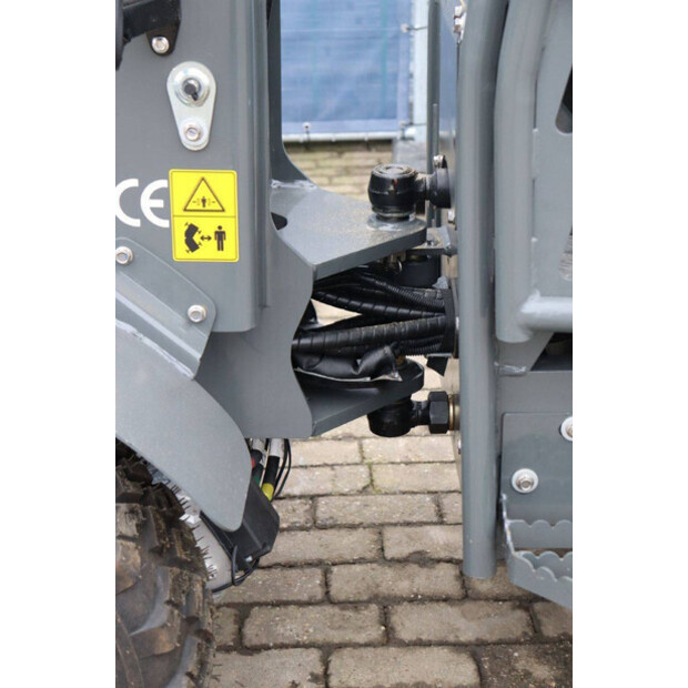 2025 WCM L1580e-44292275