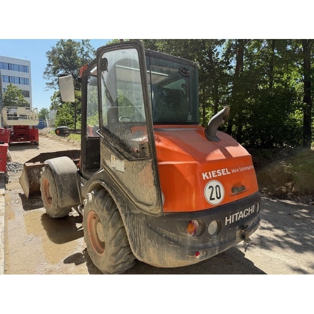 2020 هيتاشى ZW95-6C-44302440