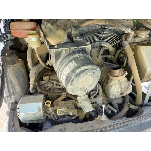 2020 هيتاشى ZW95-6C-44302449