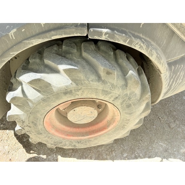 2020 هيتاشى ZW95-6C-44302455