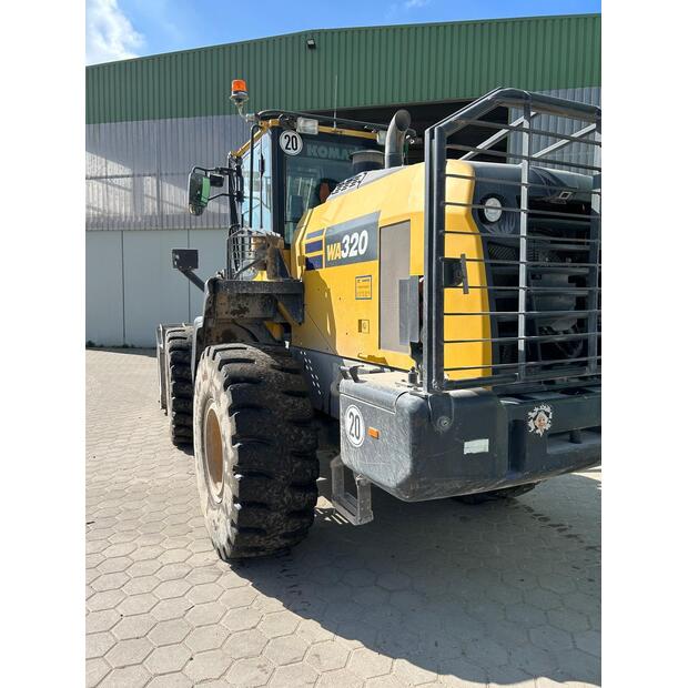 2020 Komatsu WA320-8EO-44302483