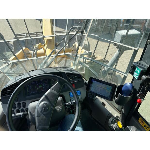 2020 Komatsu WA320-8EO-44302487