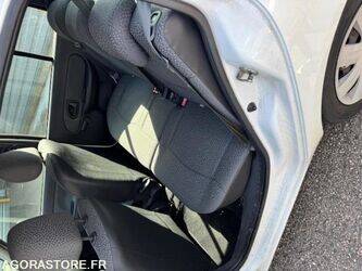 2007-renault-clio-1394548-44305633