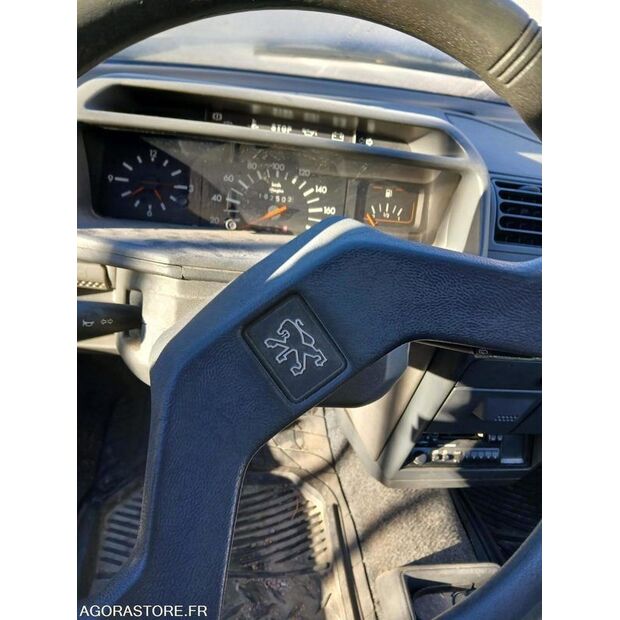 1990 بيجو 205-44305881