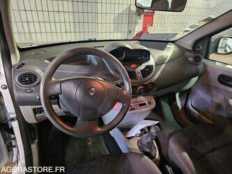 2008-renault-twingo-1394597-44306030