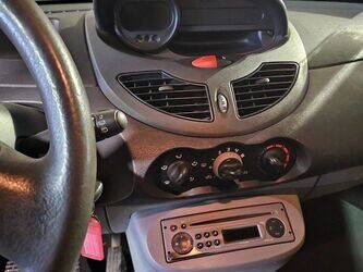 2008-renault-twingo-1394597-44306031