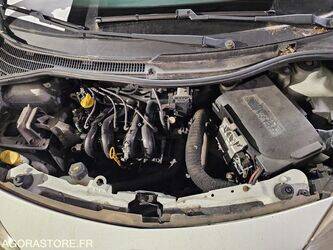 2008-renault-twingo-1394597-44306037