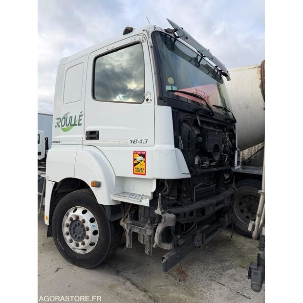 2013 Mercedes-Benz CAMION-44306079