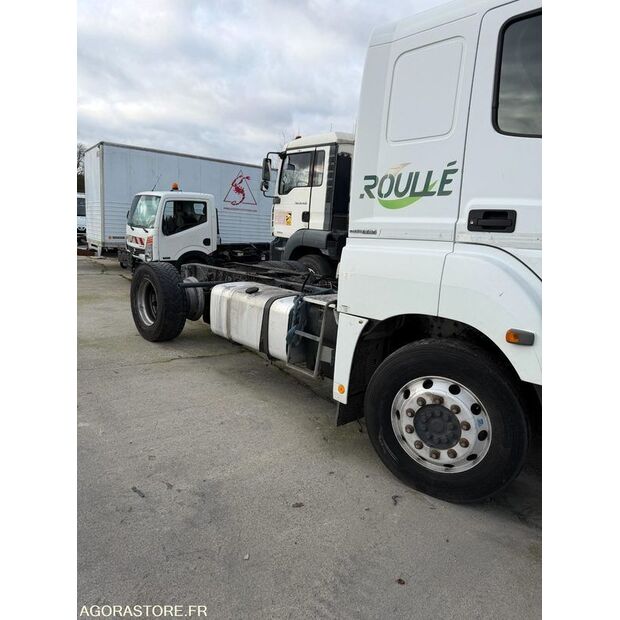 2013 Mercedes-Benz CAMION-44306081