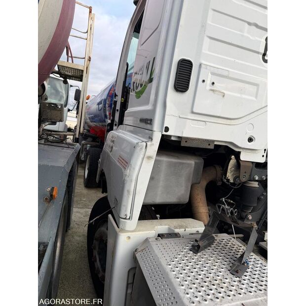 2013 Mercedes-Benz CAMION-44306085