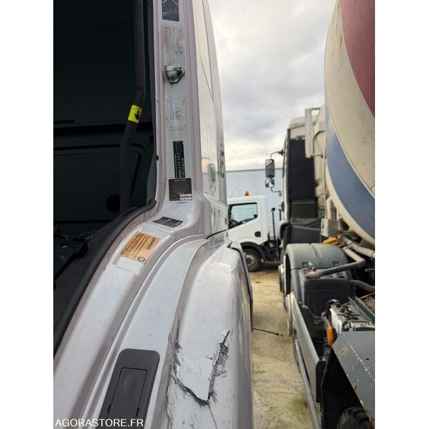 2013 Mercedes-Benz CAMION-44306086