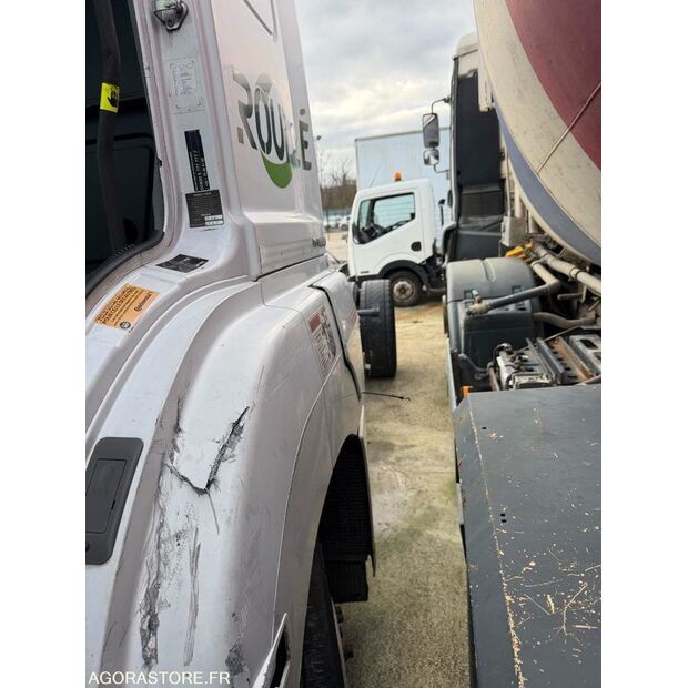 2013 Mercedes-Benz CAMION-44306087