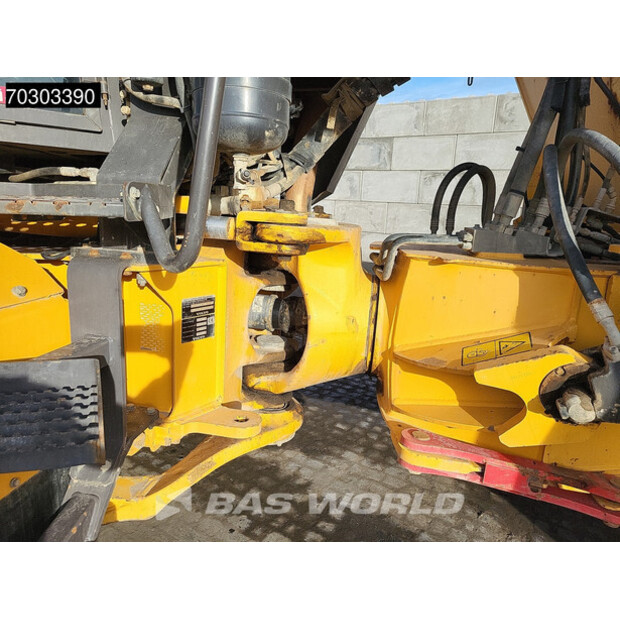 2011 فولفو A30F-44307732